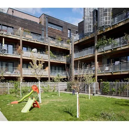 Studio Branche Industriel Avec Terrasse Et Jardin Apartament Pantin